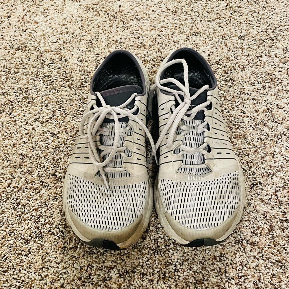 Mens Under Armour Tennis shoes